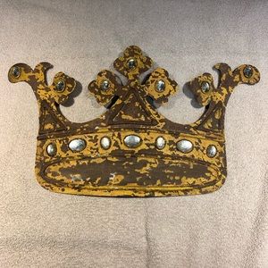 Crown wall art